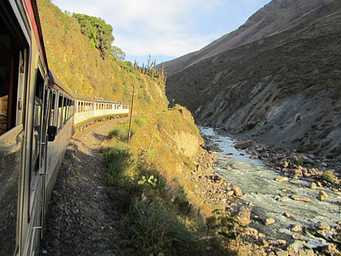 Zugfahrt nach Macchupichu